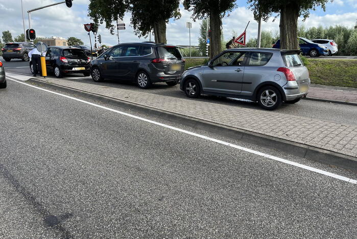 Bestuurder loopt weg na kettingbotsing