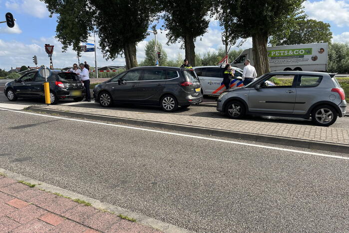 Bestuurder loopt weg na kettingbotsing