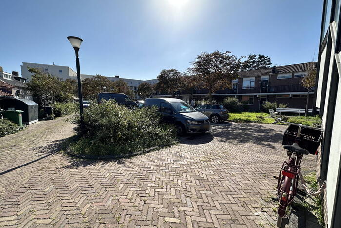 Overleden persoon en hennepkwekerij aangetroffen