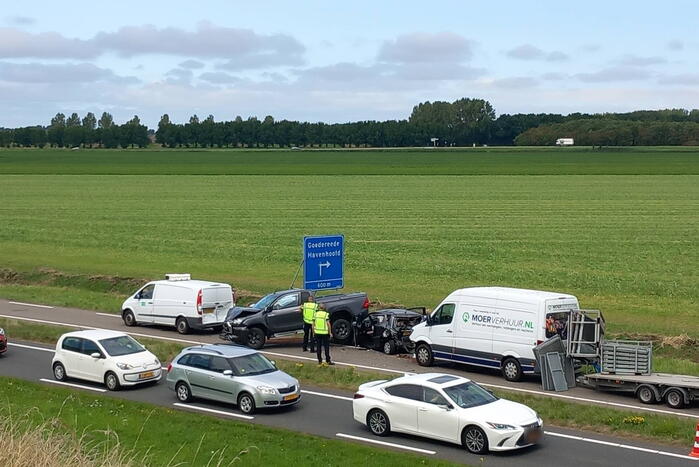 Weg uren dicht na kettingbotsing