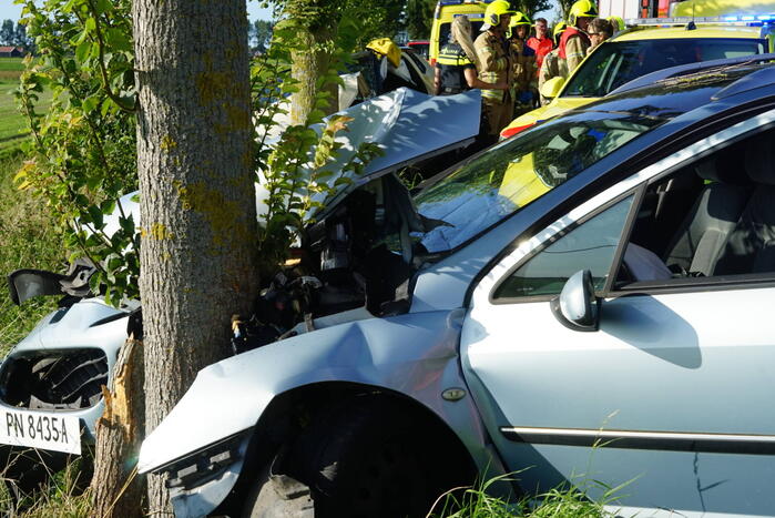 Bestuurder onder invloed veroorzaakt ernstig ongeval op polderweg