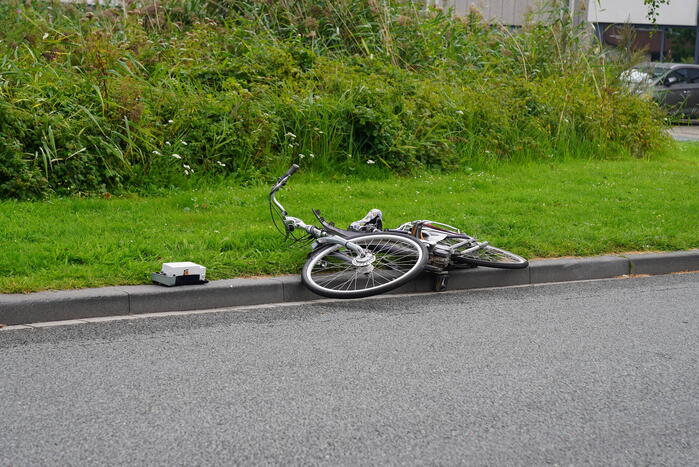 Fiets meegesleept bij ongeval met auto