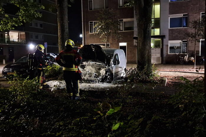 Brand in bestelbus snel geblust
