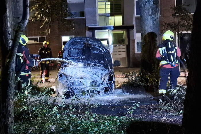 Brand in bestelbus snel geblust
