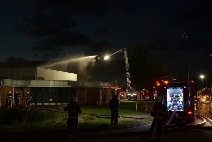 Grote brand in bedrijfspand