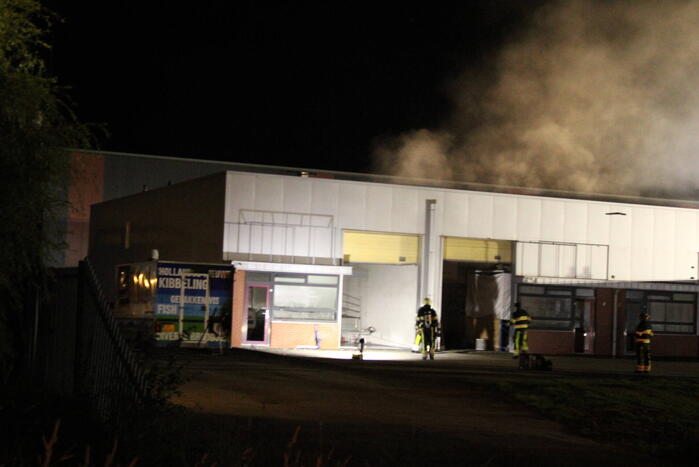 Grote brand in bedrijfspand