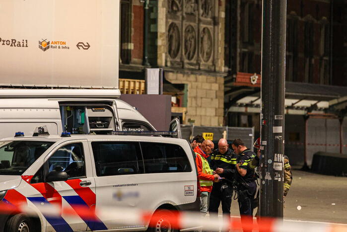 Groot onderzoek naar aantreffen verdacht pakket bij station