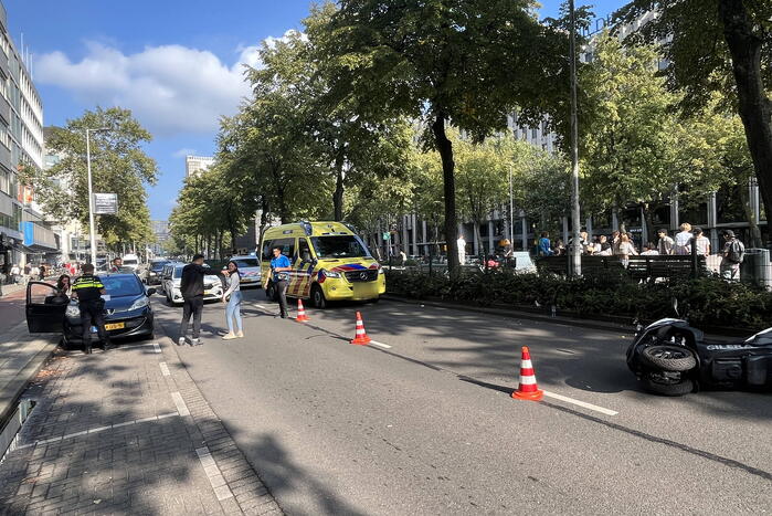 Motor aangereden door personenauto