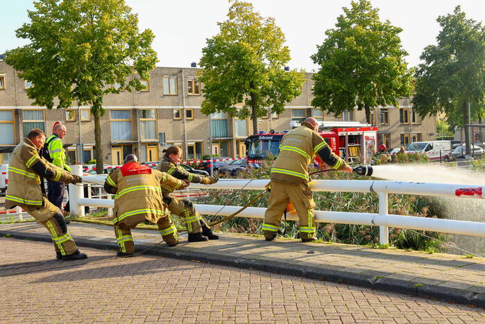 Motorboot volledig uitgebrand na explosie