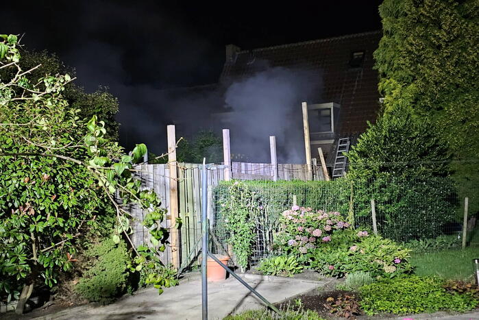 Schuur in achtertuin afgebrand