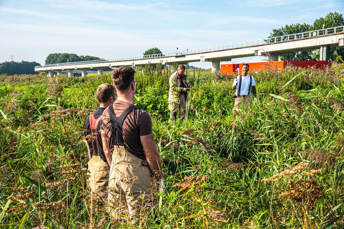 Brandweer ingezet voor paard in diepe sloot