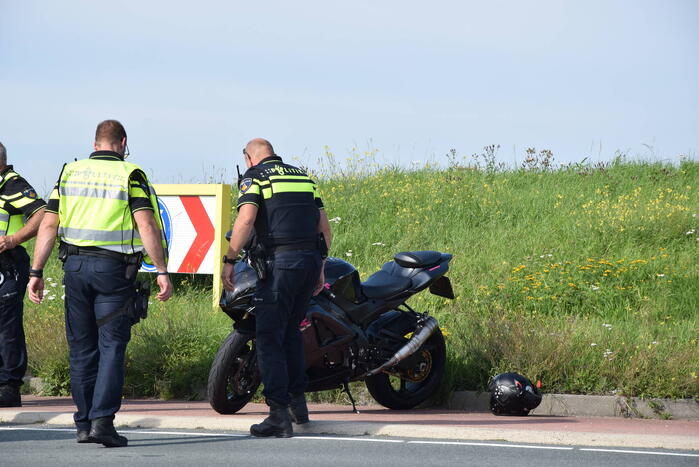 Motorrijder gewond bij ongeval op rotonde