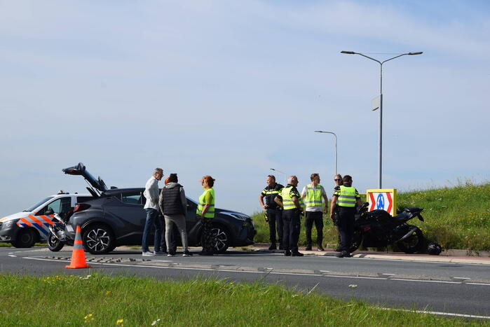Motorrijder gewond bij ongeval op rotonde