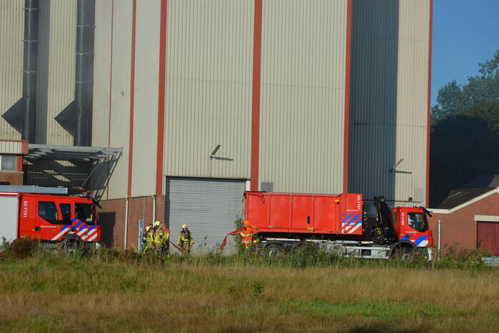 Grote brand in loods van bedrijfspand
