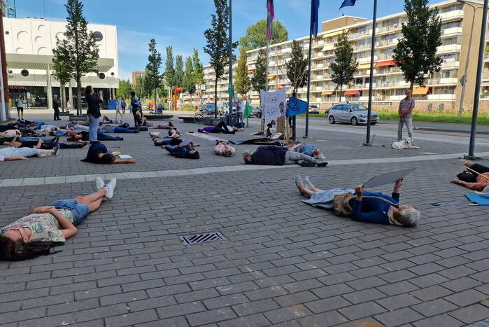 Demonstratie Extinction Rebellion voor het gemeentehuis