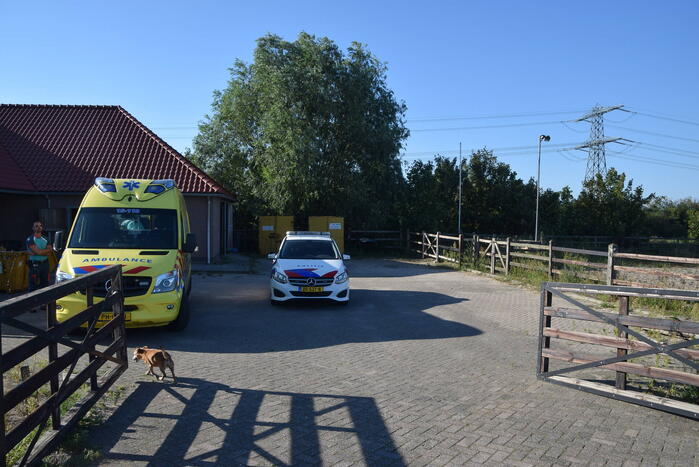 Veel schade na aanrijding tussen scooter en auto