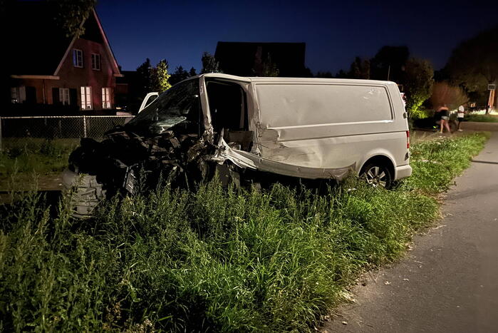 Ravage na aanrijding tussen bus en tractor