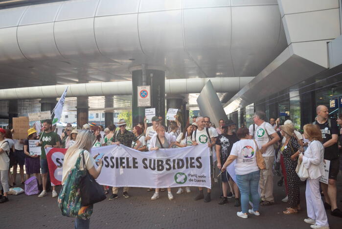 XR-demonstranten verzamelen zich voor nieuwe grote demonstratie