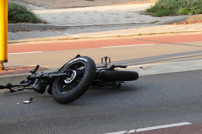 Twee gewonden bij ernstig ongeval tussen automobilist en fatbike