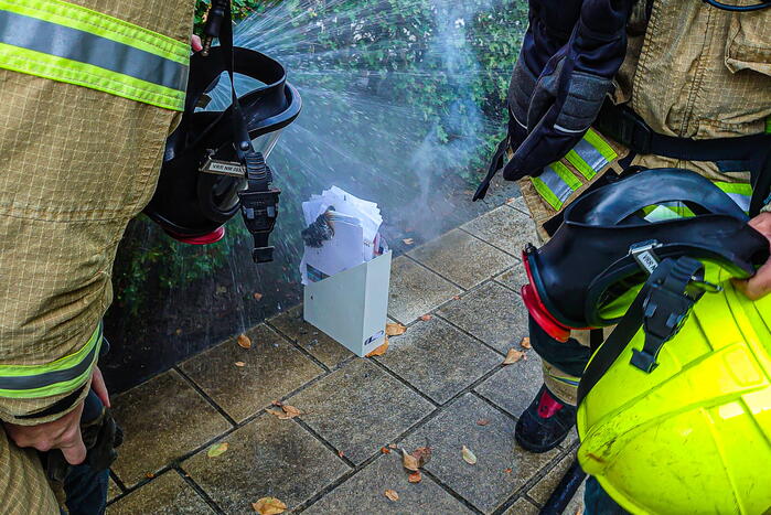 Lamp veroorzaakt brand in woning