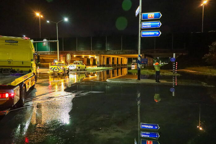 Auto's gestrand vanwege hevige regenval