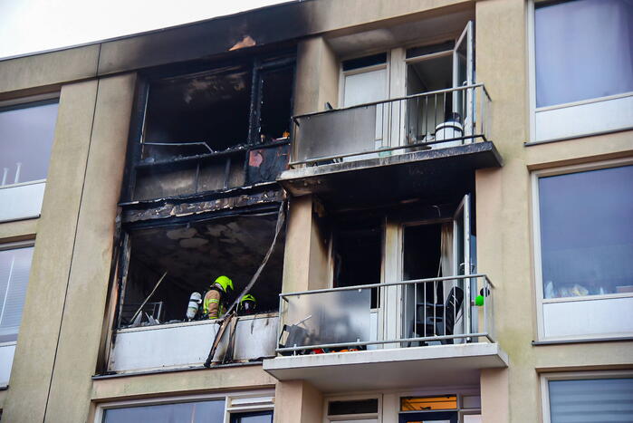 Twee flatwoningen volledig uitgebrand