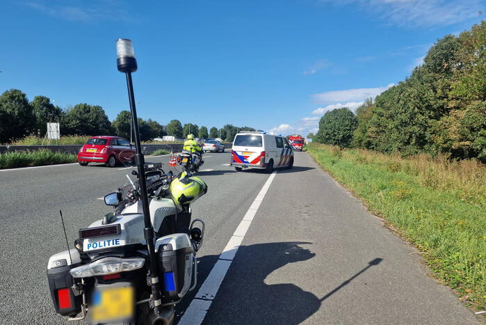 Automobilist belandt in bosschages