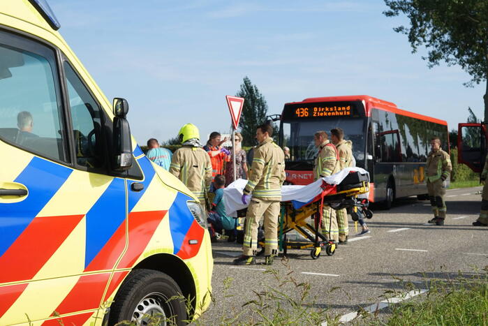 Tiener overleden na botsing lijnbus