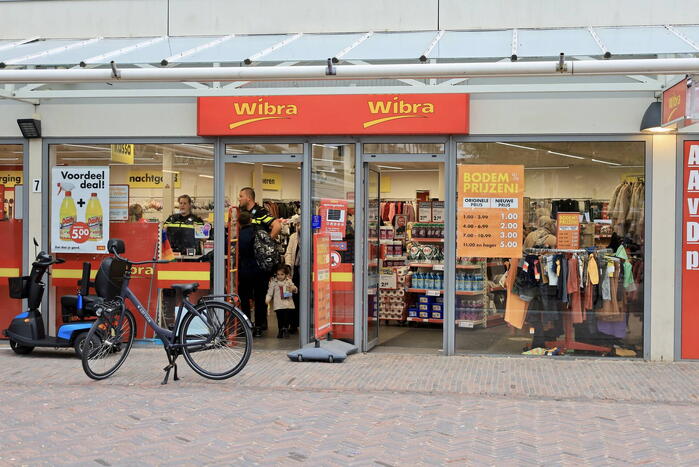 Twee personen op de vlucht na overval