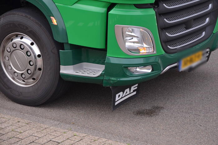 Gewonde bij ongeval tussen scooter en vrachtwagen