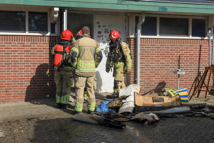 Brand in grote schuur snel onder controle