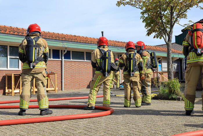 Brand in grote schuur snel onder controle