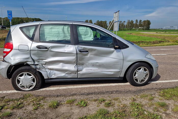 Twee auto's beschadigd bij ongeval