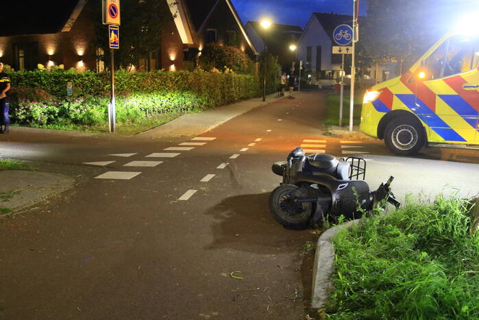 Scooterrijder ernstig gewond bij val