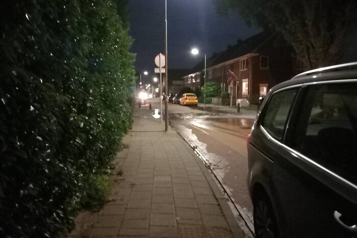 Waterleiding gesprongen in kelder van woning