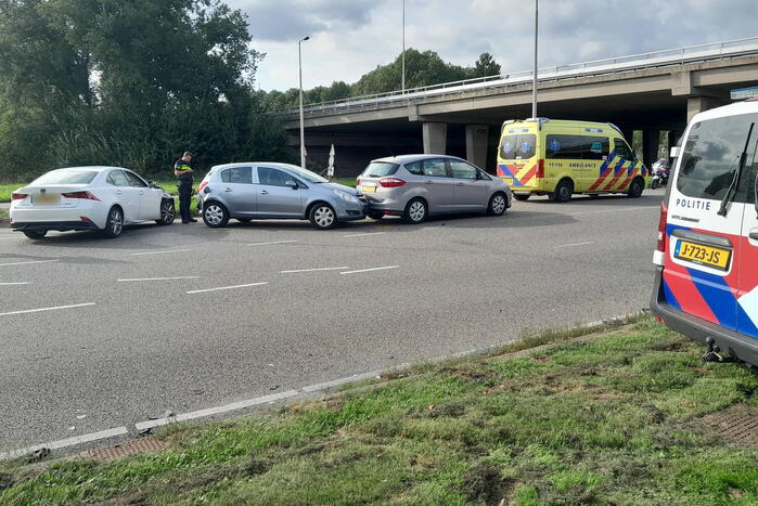 Drie voertuigen betrokken bij kettingbotsing