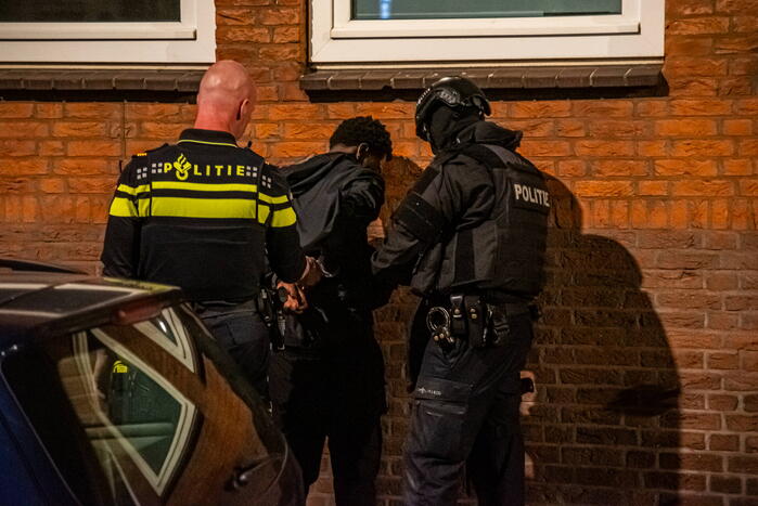 Vier aanhoudingen en zwaargewonde na steekpartij