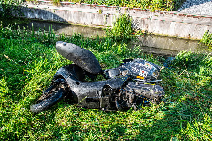 Scooterrijder aangehouden na ongeval met opgevoerde scooter