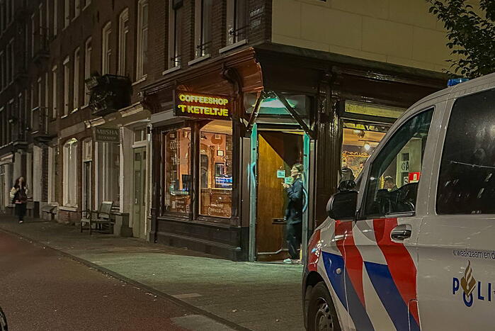 Politie onderzoekt overval op coffeeshop