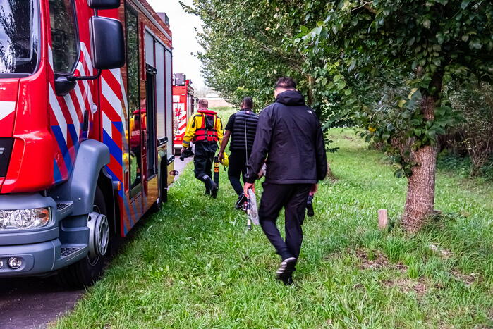 Brandweer haalt drie vissers van eilandje