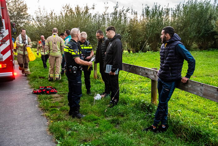Brandweer haalt drie vissers van eilandje