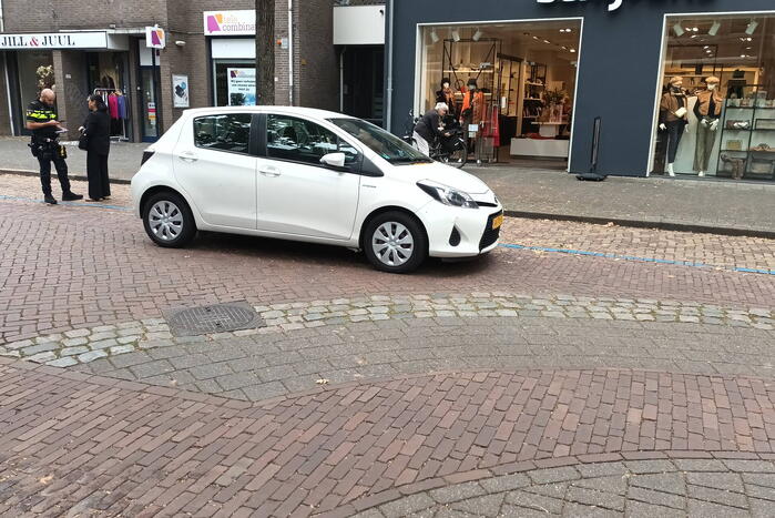 Automobilist en fietser in botsing