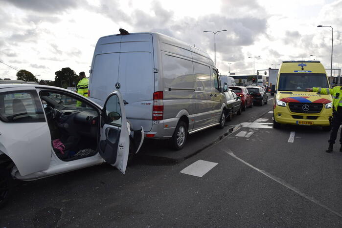 Verschillende voertuigen betrokken bij kettingbotsing