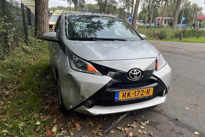 Minderjarige scooterrijder gewond bij aanrijding bij oversteekplaats