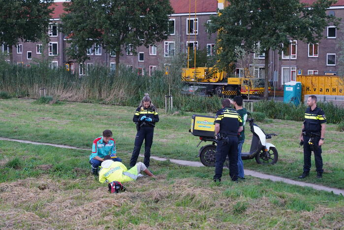 Scooterrijder gecontroleerd na val