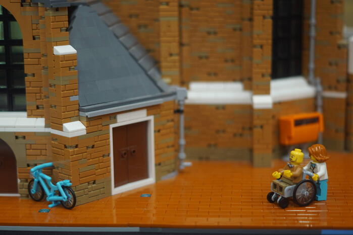Nagebouwde Grote Kerk van Lego tentoongesteld