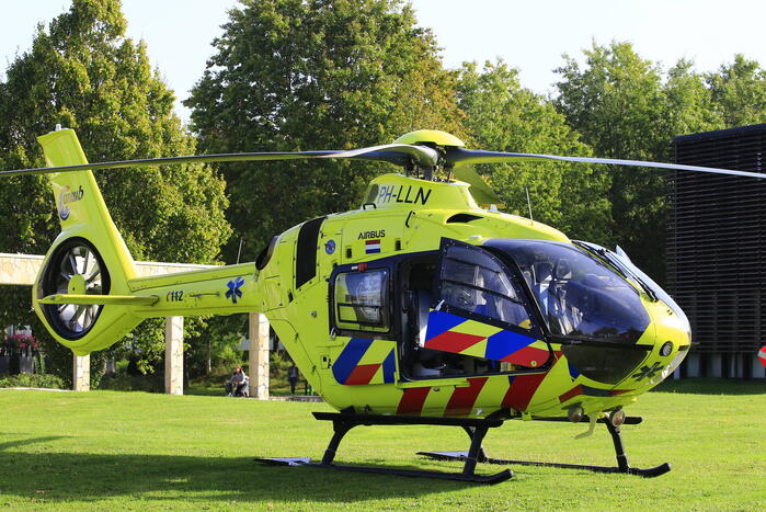 Fietser zwaargewond bij aanrijding