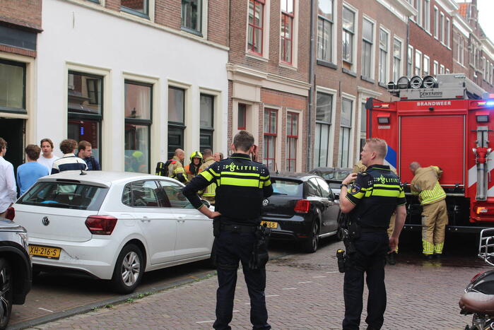 Dakbrand door wegbranden wespennest