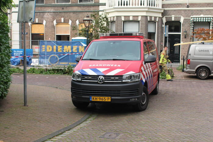 Dakbrand door wegbranden wespennest