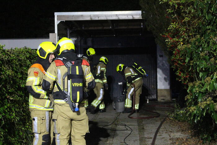 Flinke brand in garage van woning